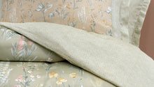 Заредете изображение във визуализатора на галерията – Двоен спален комплект Blossom Sateen - Sage Green
